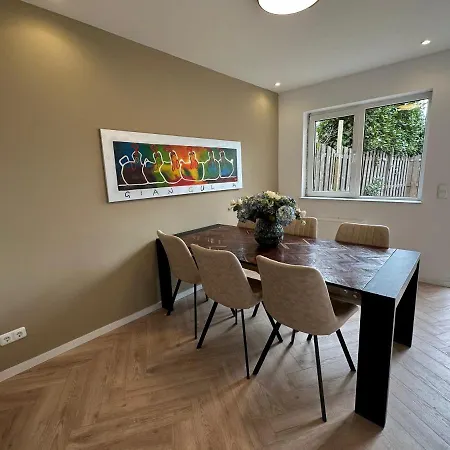 Casa De Schans - 6 Persoons Semesterbostad *